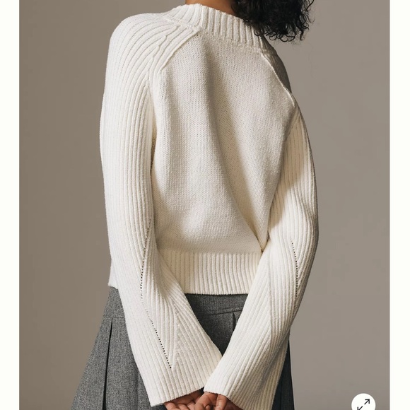 Bell sleeve cropped sweater - Picture 2 of 2